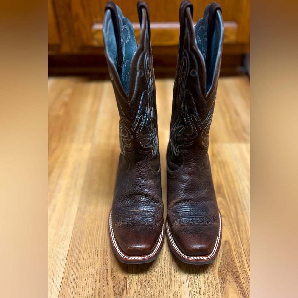 Ariat Women’s Western Cowboy Boots – Square Toe, Embroidered Leather, Brown